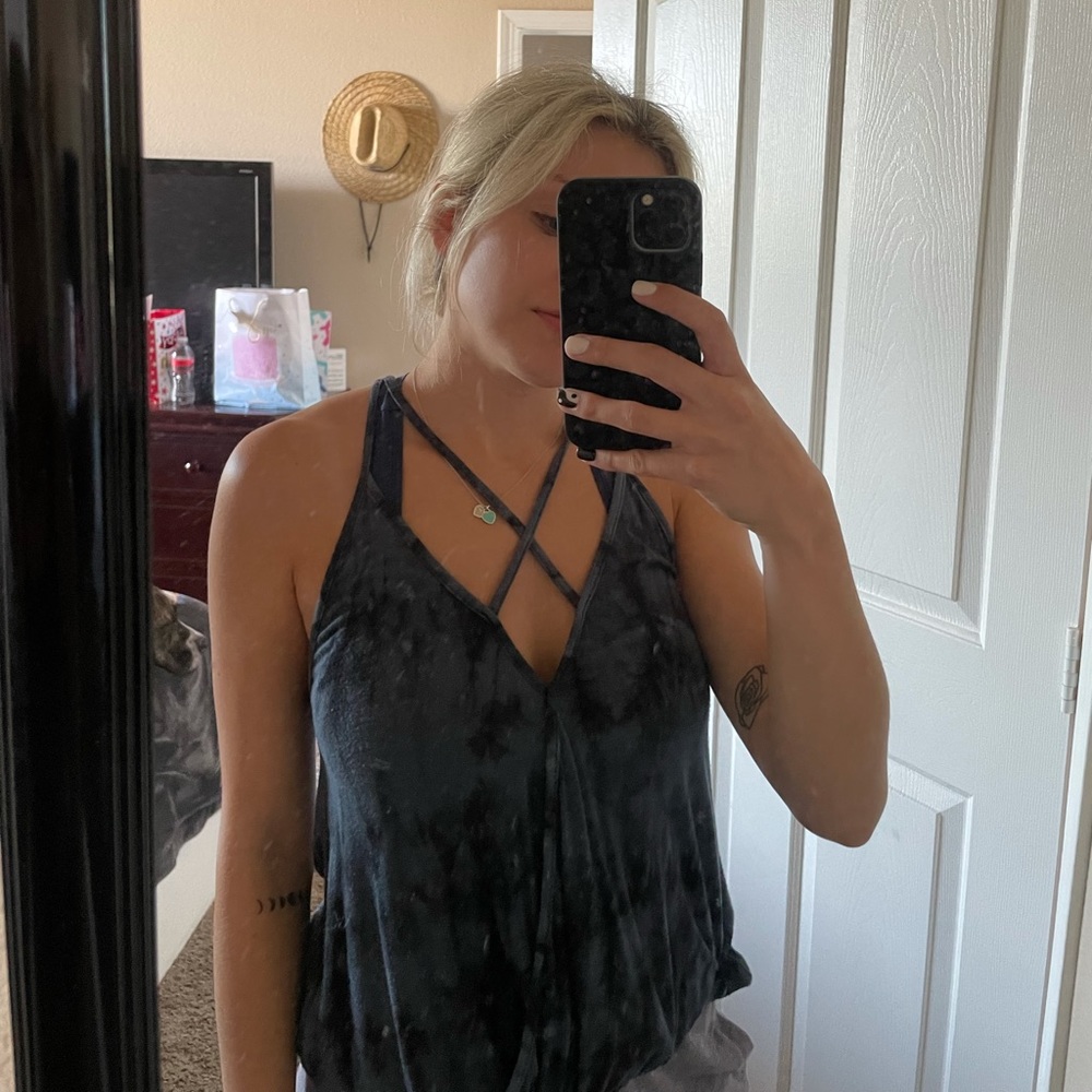 Black/blue tie die tank top